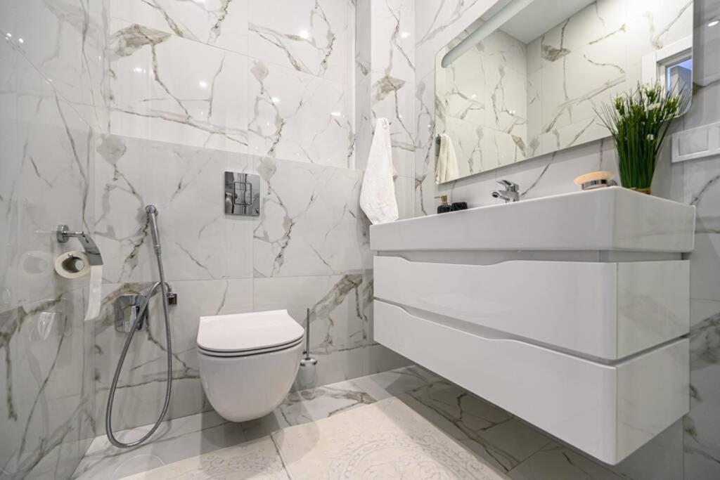 Комфортные Апартаменты 36 Жемчужина Odessa Buitenkant foto
