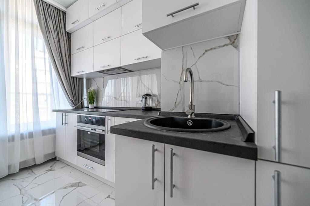 Комфортные Апартаменты 36 Жемчужина Odessa Buitenkant foto