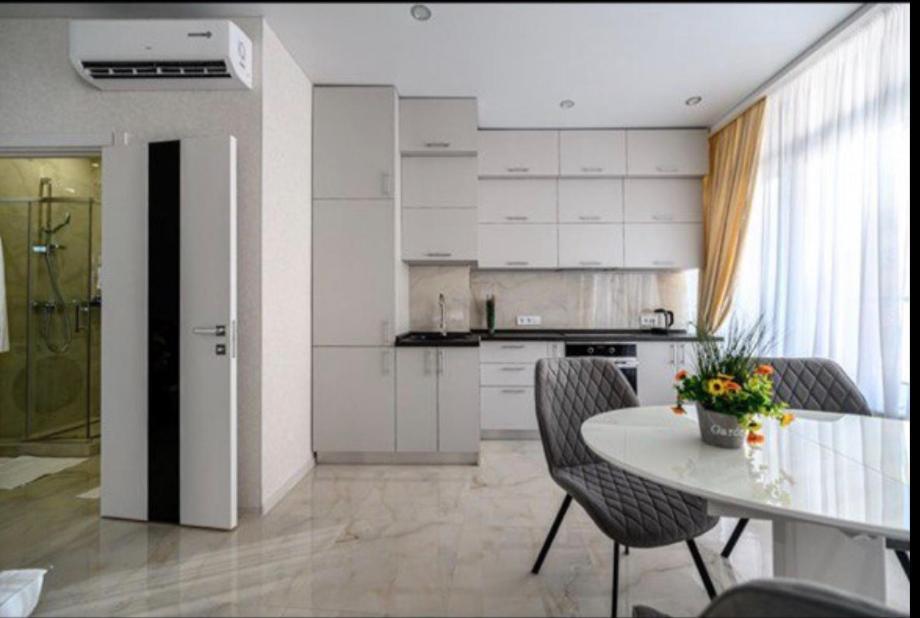 Комфортные Апартаменты 36 Жемчужина Odessa Buitenkant foto